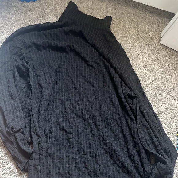 Black cover up - Picture 2 of 3